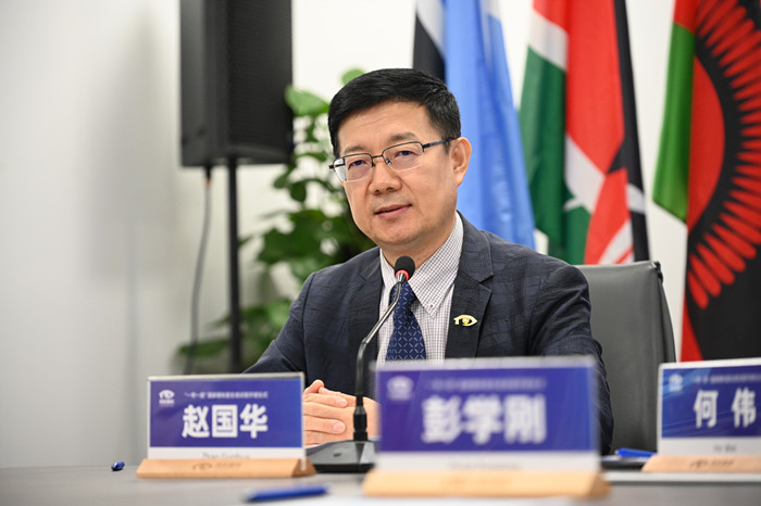 腾博会诚信为本,专业服务!眼科集团常务副总裁赵国华主持开班仪式_副本.jpg